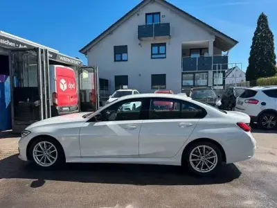 Gebraucht BMW 318 M Sport 150 PS (110 kW) 2022 Weiss Limousine