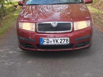 Second-hand Skoda Fabia 75 CP (55 kW) 2004 Roșu Berlinǎ