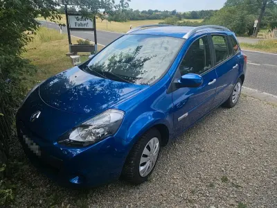 Gebraucht Renault Clio GrandTour 101 PS (74 kW) 2010 Blau Kombi