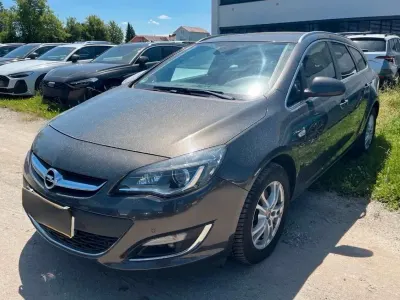 Gebraucht Opel Astra Exklusiv 136 PS (100 kW) 2015 Braun Kombi