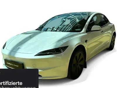 Gebraucht Tesla Model 3 RWD 205 kW (279 PS) 2024 Weiß Limousine