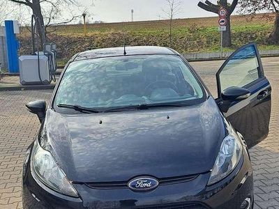Używany Ford Fiesta Champions Edition 82 KM (60 kW) 2012 Czarny Sedan/Limuzyna