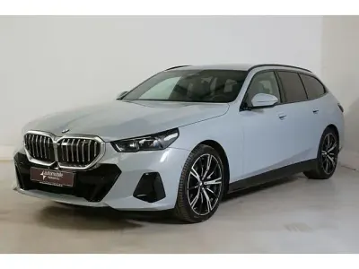 Gebraucht BMW 520 M Sport 208 PS (152 kW) 2025 Grau Kombi