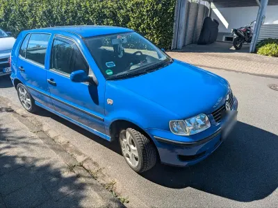 Gebraucht VW Polo 60 PS (44 kW) 2000 Blau Limousine