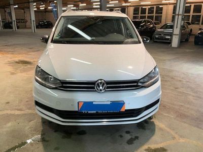 Gebraucht VW Touran IQ Drive 150 PS (110 kW) 2019 Weiß Van / Kleinbus