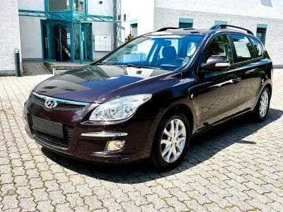 Gebraucht Hyundai i30 116 PS (85 kW) 2010 Braun Kombi