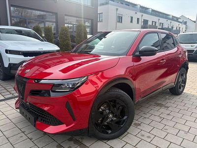 Neu Alfa Romeo Junior Ti 136 PS (100 kW) 2026 Rot SUV