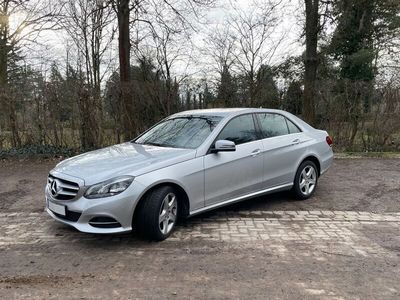 Gebraucht Mercedes E200 Avantgarde 184 PS (135 kW) 2015 Silber Limousine