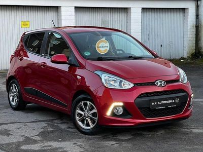 Gebraucht Hyundai i10 Passion 67 PS (49 kW) 2016 Red passion / mic Kleinwagen