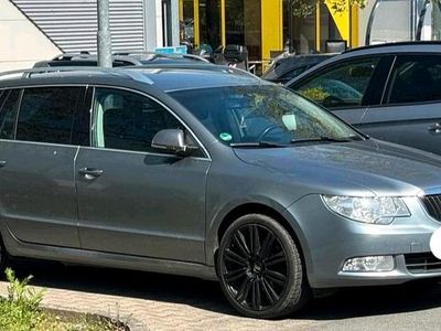 Gebraucht Skoda Superb 160 PS (117 kW) 2010 Grau Kombi