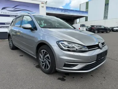 Używany VW Golf VII Sound 125 KM (91 kW) 2018 Srebrny Kombi