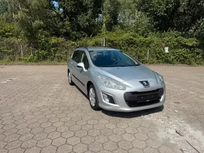 Gebraucht Peugeot 308 98 PS (72 kW) 2012 Silber Kombi
