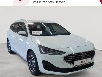 Używany Ford Focus Titanium 116 KM (85 kW) 2023 Biały Sedan/Limuzyna