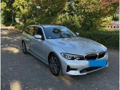 Gebraucht BMW 320 Advantage 190 PS (139 kW) 2021 Silber Kombi