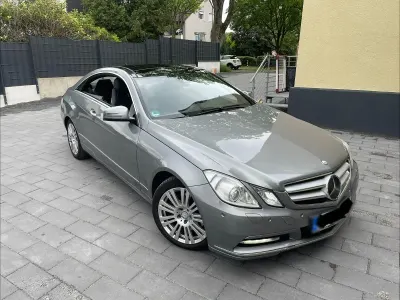Gebraucht Mercedes E350 265 PS (194 kW) 2012 Grau Coupé