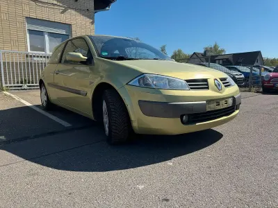 Occasion Renault Mégane II 113 ch (83 kW) 2003 Jaune Citadine