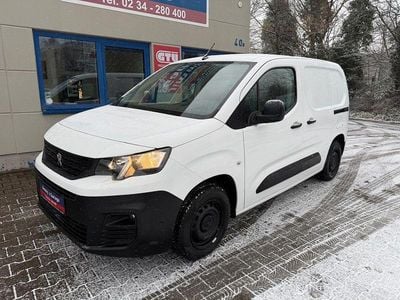 Weiß Gebraucht 2020 Peugeot Partner Premium Van / Kleinbus | 10.499 € (Guter Preis)