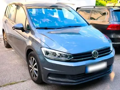 Gebraucht VW Touran 116 PS (85 kW) 2018 Grau Van / Kleinbus