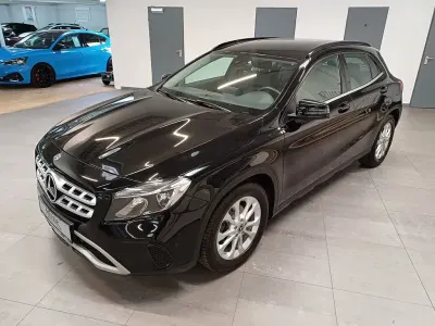 Gebraucht Mercedes GLA180 Style 122 PS (89 kW) 2019 Schwarz SUV