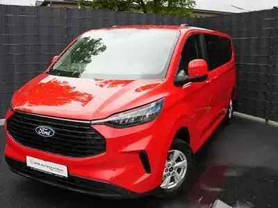 Gebraucht Ford Tourneo Custom Trend 136 PS (100 kW) 2025 Rot Van