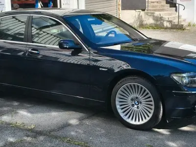Gebraucht BMW 750 Sport Line 367 PS (269 kW) 2006 Blau Limousine