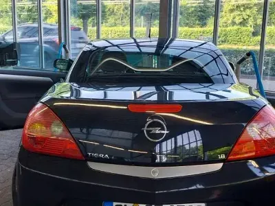 Usata Opel Tigra Sport 125 CV (91 kW) 2005 Nero Cabrio