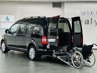 Deep black perleffekt Gebraucht 2014 VW Caddy Maxi Highline Van / Kleinbus | 29.950 €