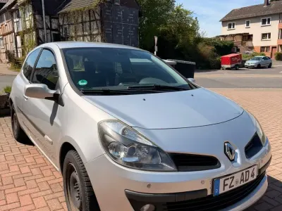 Używany Renault Clio II Rip Curl 101 KM (74 kW) 2009 Srebrny Hatchback