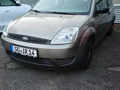 Gebraucht Ford Fiesta Ambiente 60 PS (44 kW) 2004 Beige Kleinwagen