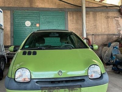 Grün Gebraucht 2000 Renault Twingo Kleinwagen | 200 €