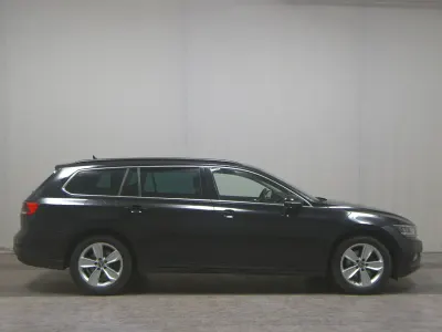 Używany VW Passat Elegance 200 KM (147 kW) 2022 Czarny Kombi