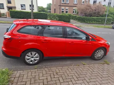 Gebraucht Ford Focus SYNC Edition 116 PS (85 kW) 2014 Rot Kombi
