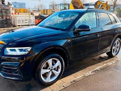 Schwarz Gebraucht 2020 Audi Q5 Sport SUV | 26.000 € (Etwas zu teuer)