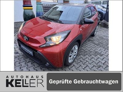 Gebraucht Toyota Aygo X Team 72 PS (52 kW) 2024 Chili red perleffekt/ night sky black SUV