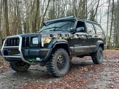Gebraucht Jeep Cherokee 116 PS (85 kW) 2000 Schwarz SUV