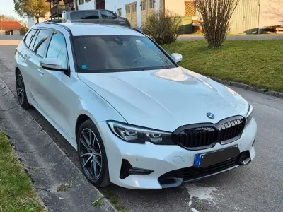 Używany BMW 330e Sport Line 292 KM (214 kW) 2020 Biały Kombi