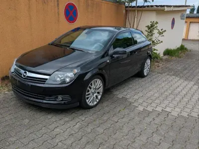 Gebraucht Opel Astra GTC Sport 105 PS (77 kW) 2006 Schwarz Coupé