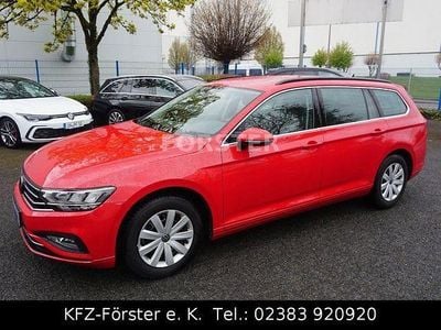 Gebraucht VW Passat Business 122 PS (89 kW) 2023 Rot Kombi