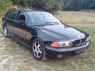 BMW 523