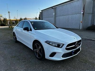 Gebraucht Mercedes A200 Night 163 PS (119 kW) 2019 Weiß Limousine