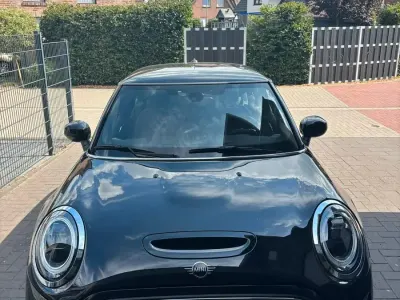 Gebraucht Mini Cooper SE 135 kW (184 PS) 2022 Schwarz Kleinwagen