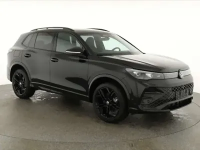 Neu VW Tiguan R-line 265 PS (194 kW) 2026 Grenadill schwarz met... SUV