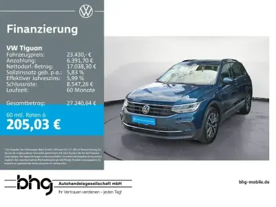 Gebraucht VW Tiguan Life 150 PS (110 kW) 2022 Blau SUV
