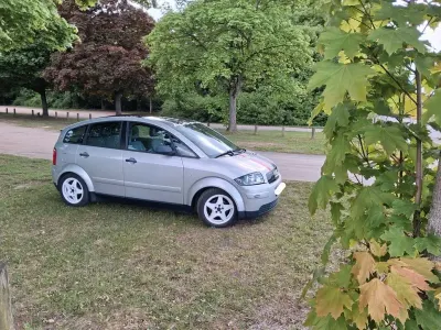 Gebraucht Audi A2 Design 75 PS (55 kW) 2001 Silber Kleinwagen