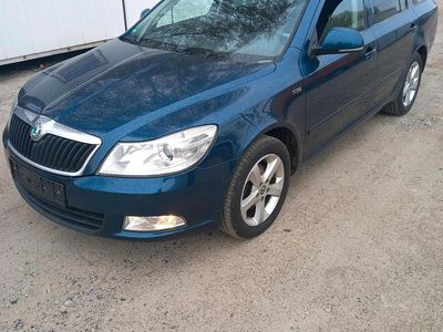 Gebraucht Skoda Octavia 105 PS (77 kW) 2011 Blau Kombi