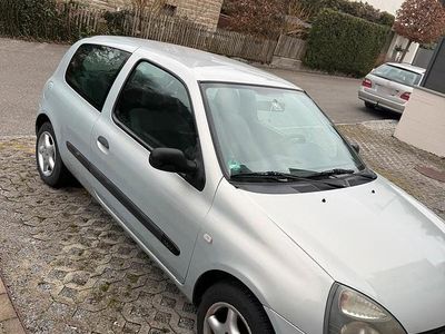 Gebraucht Renault Clio II 75 PS (55 kW) 2004 Kleinwagen