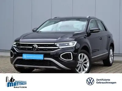 Gebraucht VW T-Roc Style 150 PS (110 kW) 2025 Deep black perleffekt (metallic) SUV