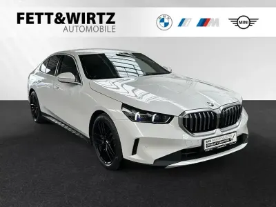 Gebraucht BMW 540 Comfort Edition 2025 Weiss Limousine