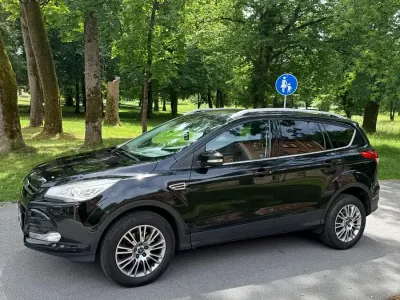 Gebraucht Ford Kuga 163 PS (119 kW) 2014 Schwarz SUV