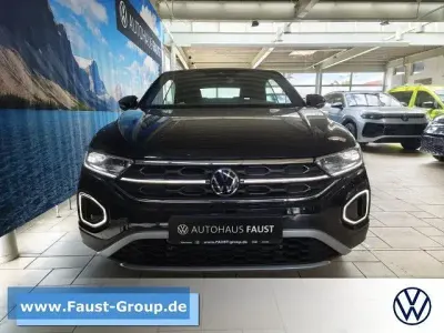 Gebraucht VW T-Roc Cabriolet Move 150 PS (110 kW) 2024 Schwarz perleffekt Cabrio